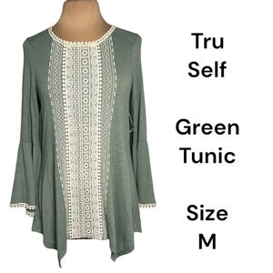 Tru Self green boho tunic with cream lace appliqué and bell sleeves size M